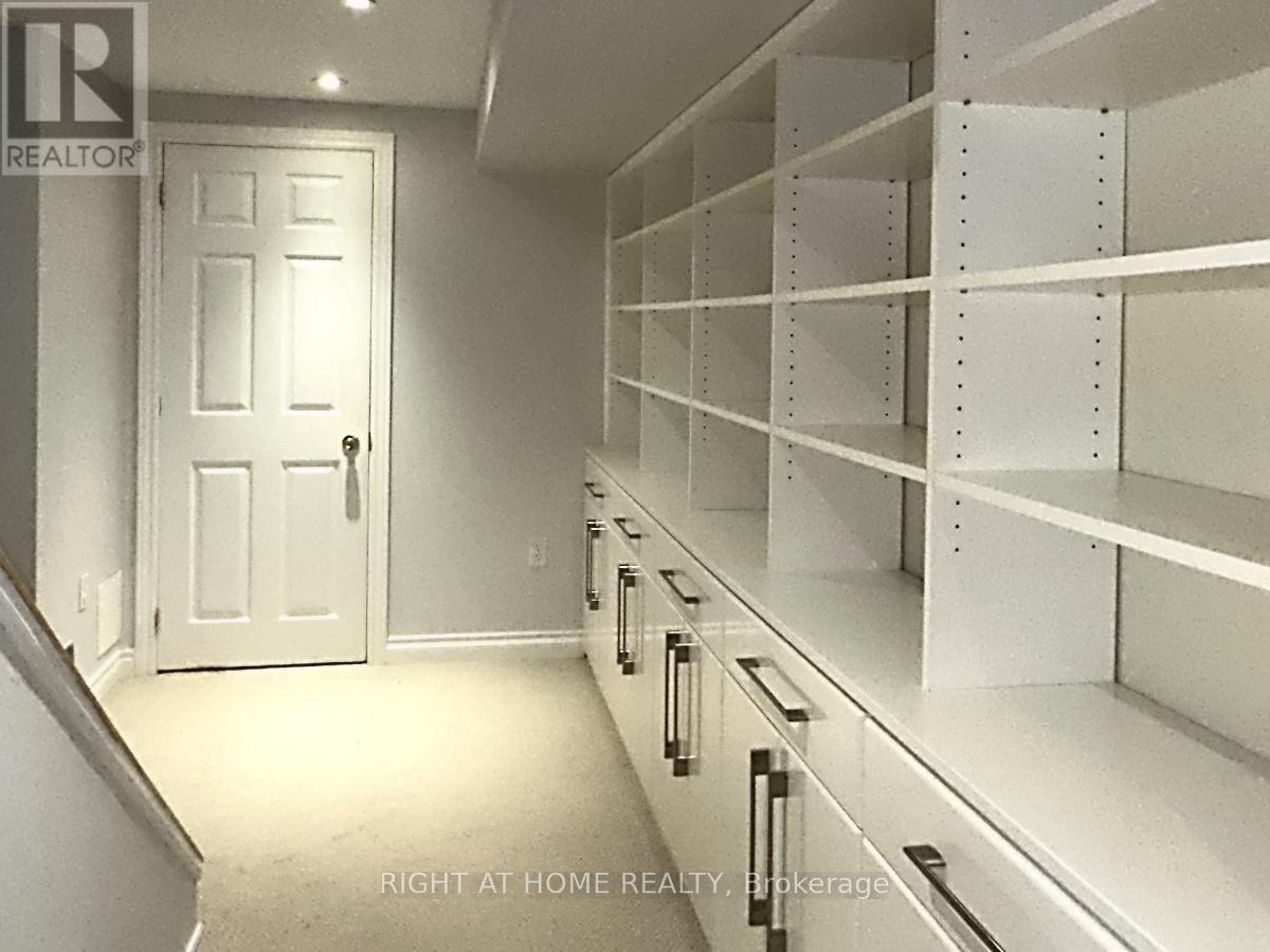 346 Riverstone Drive, Oakville, Ontario  L6H 7M3 - Photo 13 - W12500454