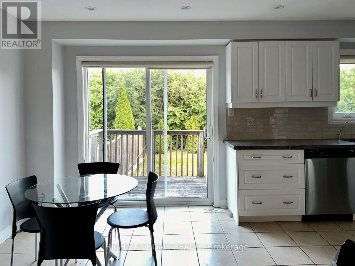 346 Riverstone Drive, Oakville, Ontario  L6H 7M3 - Photo 3 - W12500454