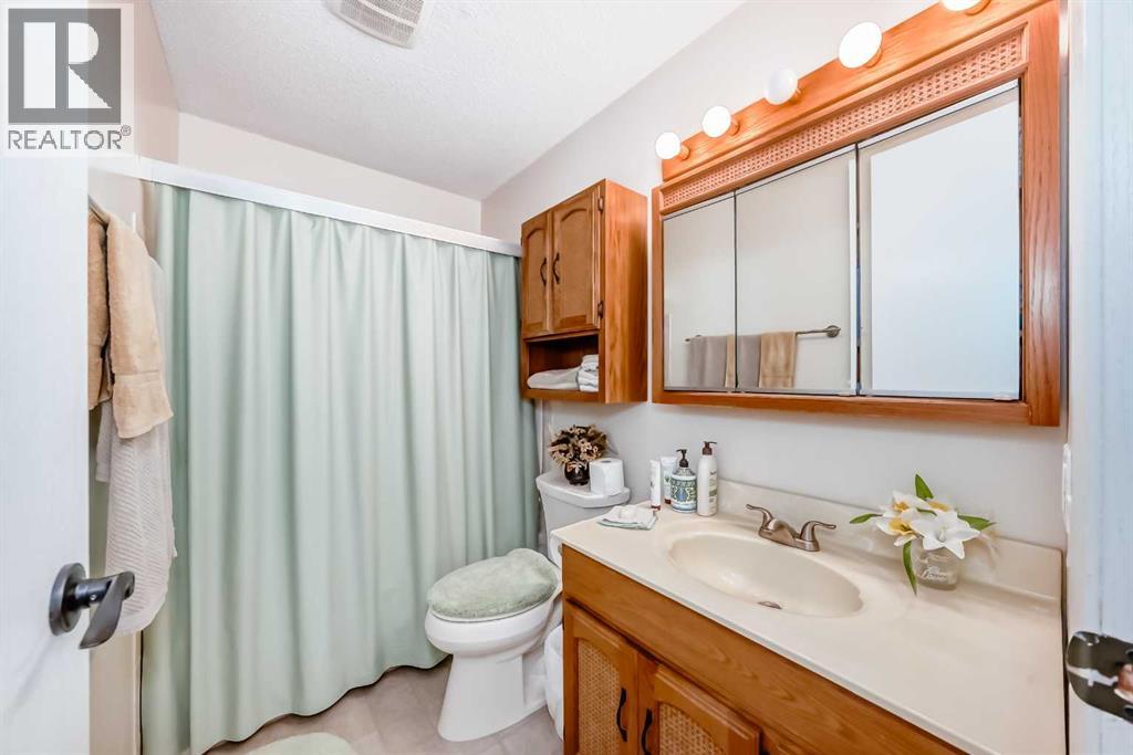 9 Maple Place, Strathmore, Alberta  T1P 1G5 - Photo 15 - A2267650