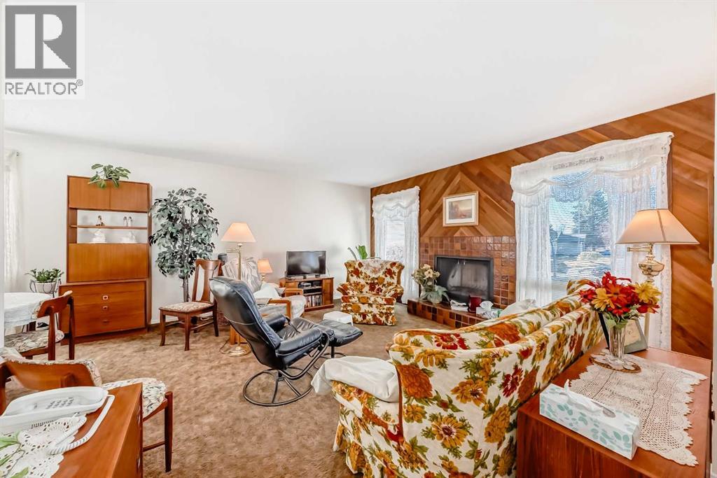 9 Maple Place, Strathmore, Alberta  T1P 1G5 - Photo 3 - A2267650