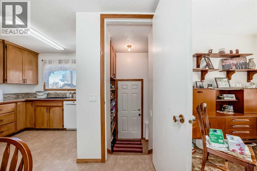 9 Maple Place, Strathmore, Alberta  T1P 1G5 - Photo 16 - A2267650