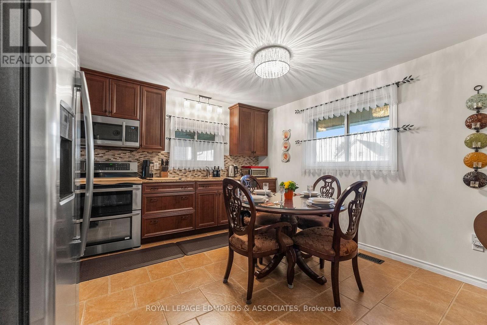 593 Roy Street W, Laurentian Valley, Ontario  K8A 6R6 - Photo 10 - X12500484