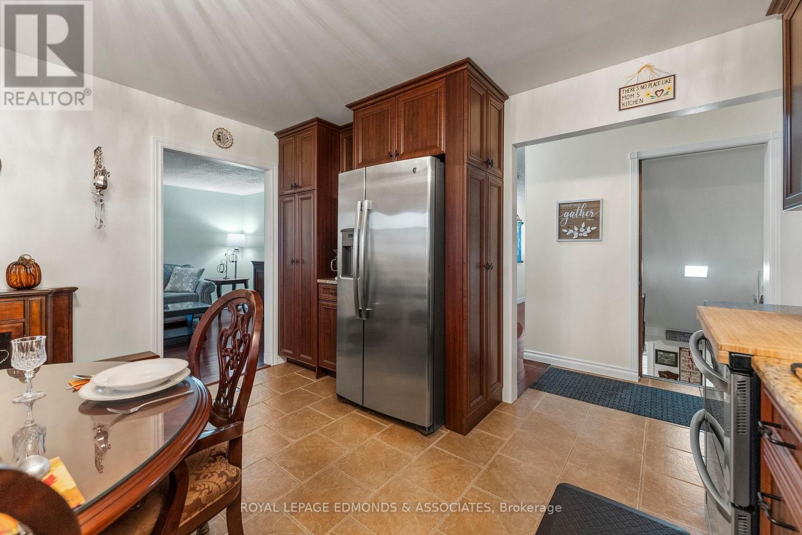 593 Roy Street W, Laurentian Valley, Ontario  K8A 6R6 - Photo 11 - X12500484