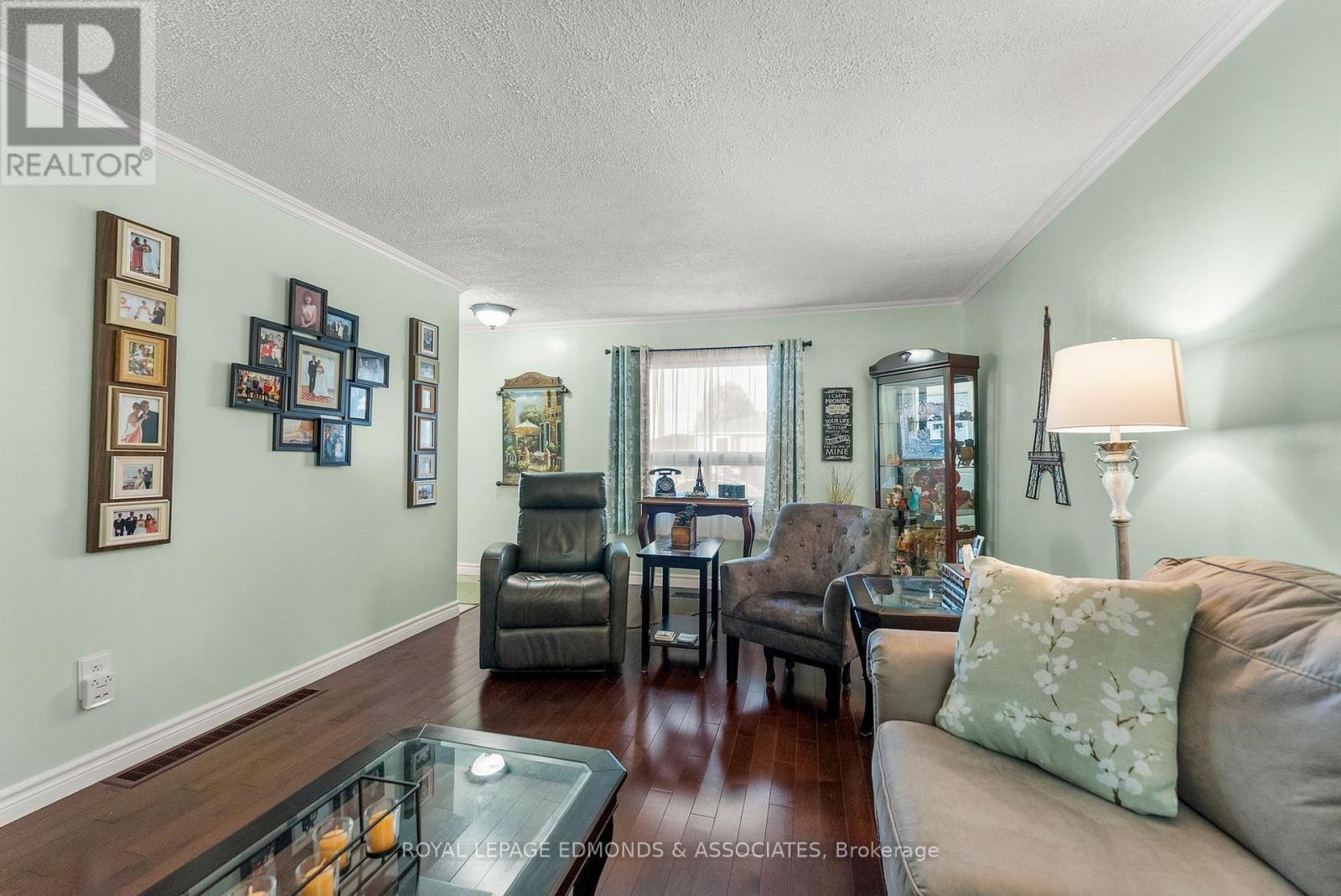 593 Roy Street W, Laurentian Valley, Ontario  K8A 6R6 - Photo 15 - X12500484