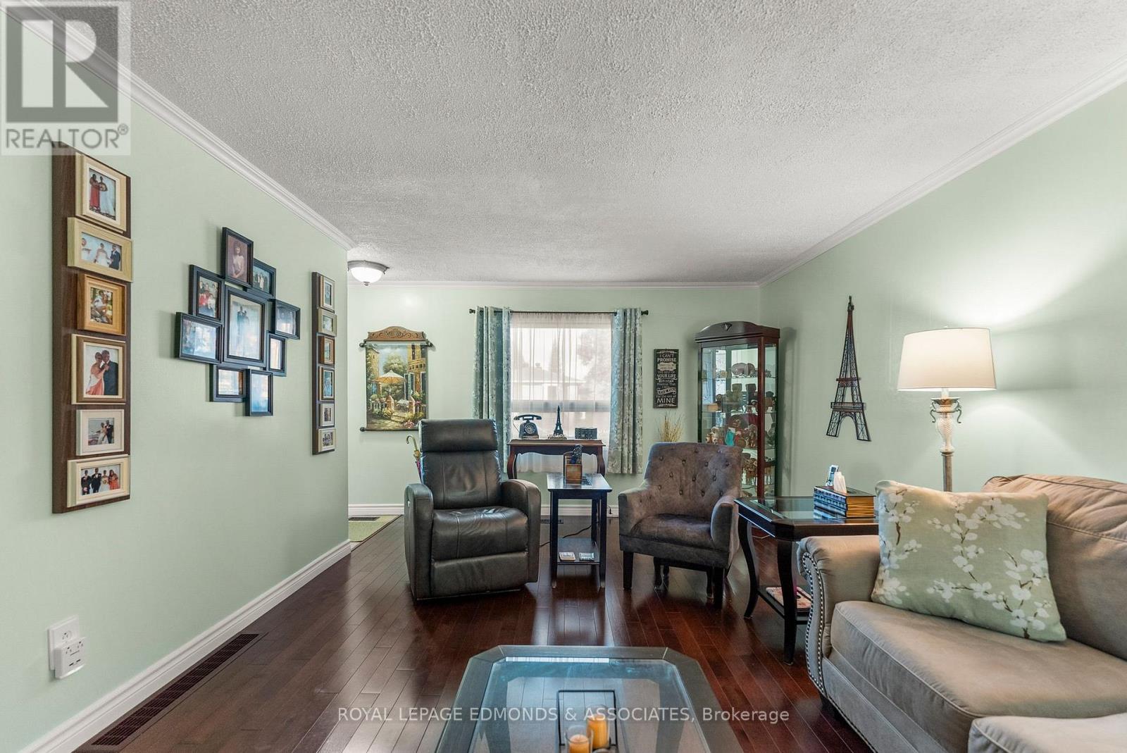 593 Roy Street W, Laurentian Valley, Ontario  K8A 6R6 - Photo 16 - X12500484