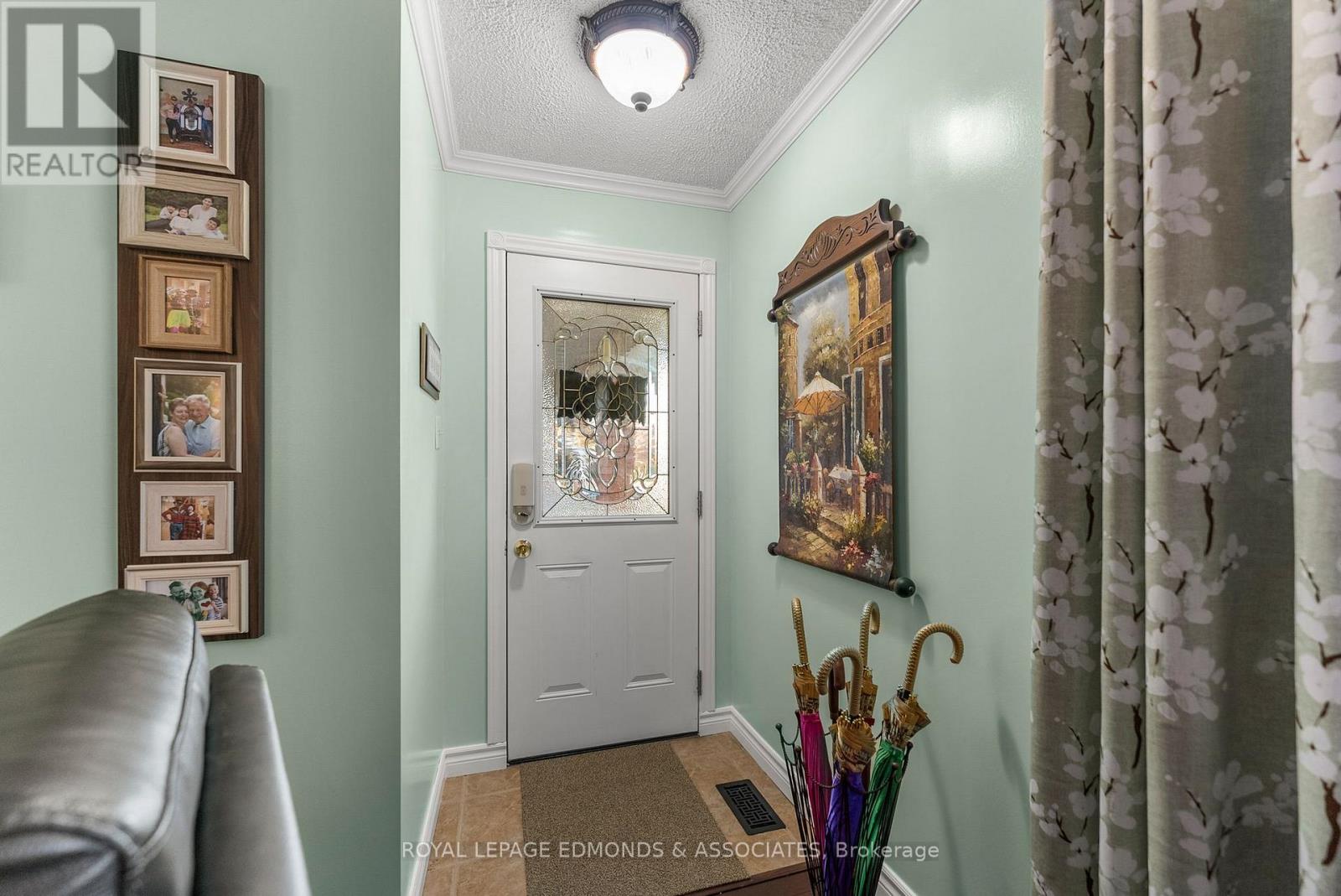 593 Roy Street W, Laurentian Valley, Ontario  K8A 6R6 - Photo 17 - X12500484