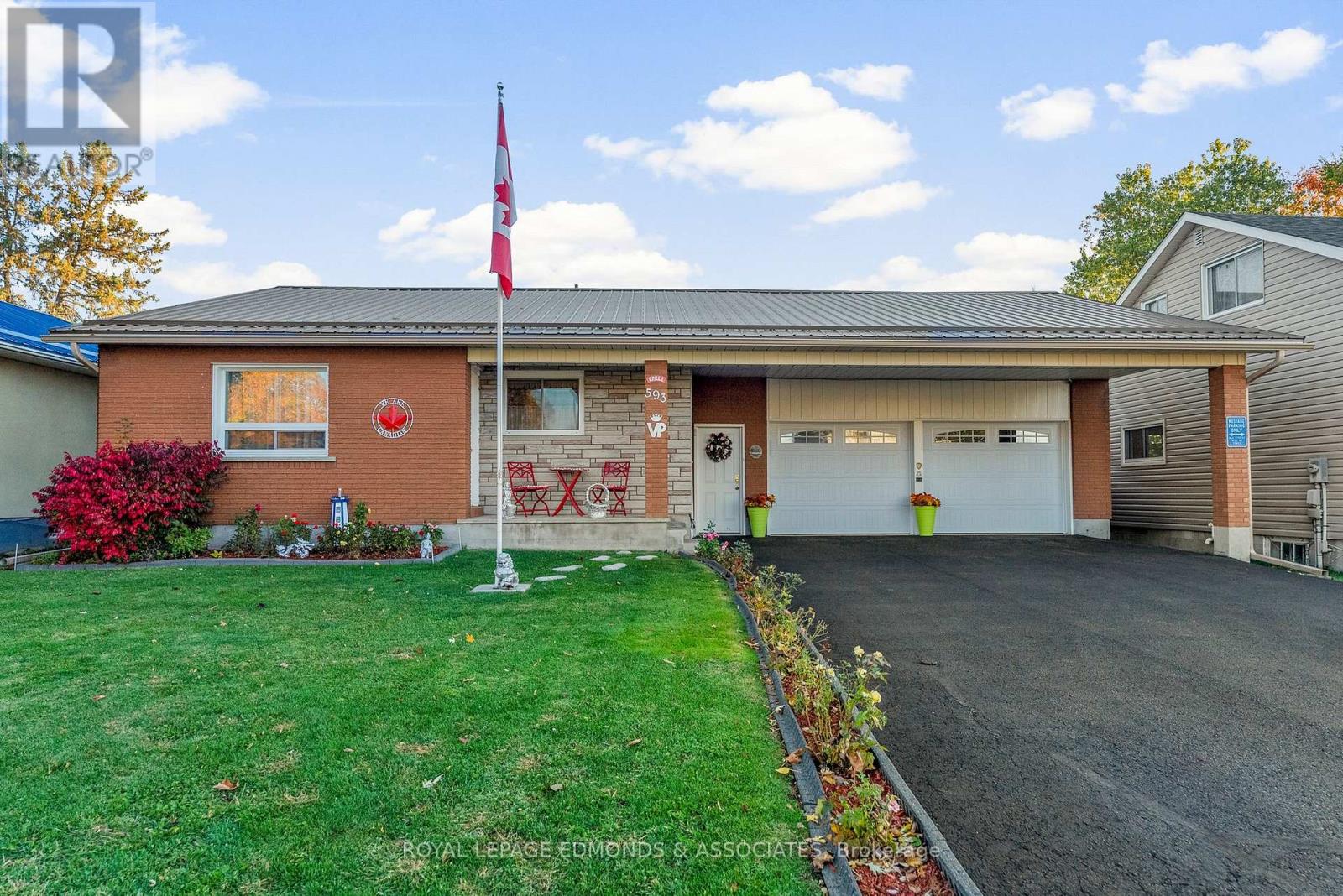 593 Roy Street W, Laurentian Valley, Ontario  K8A 6R6 - Photo 3 - X12500484