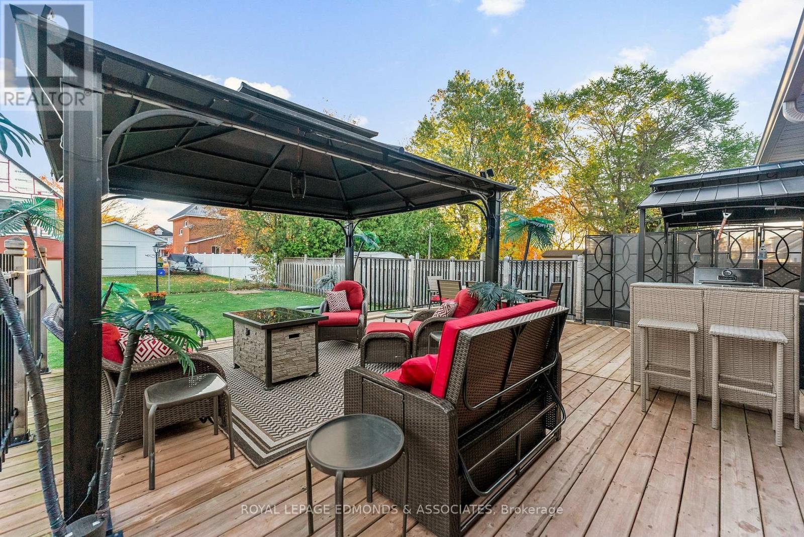 593 Roy Street W, Laurentian Valley, Ontario  K8A 6R6 - Photo 36 - X12500484