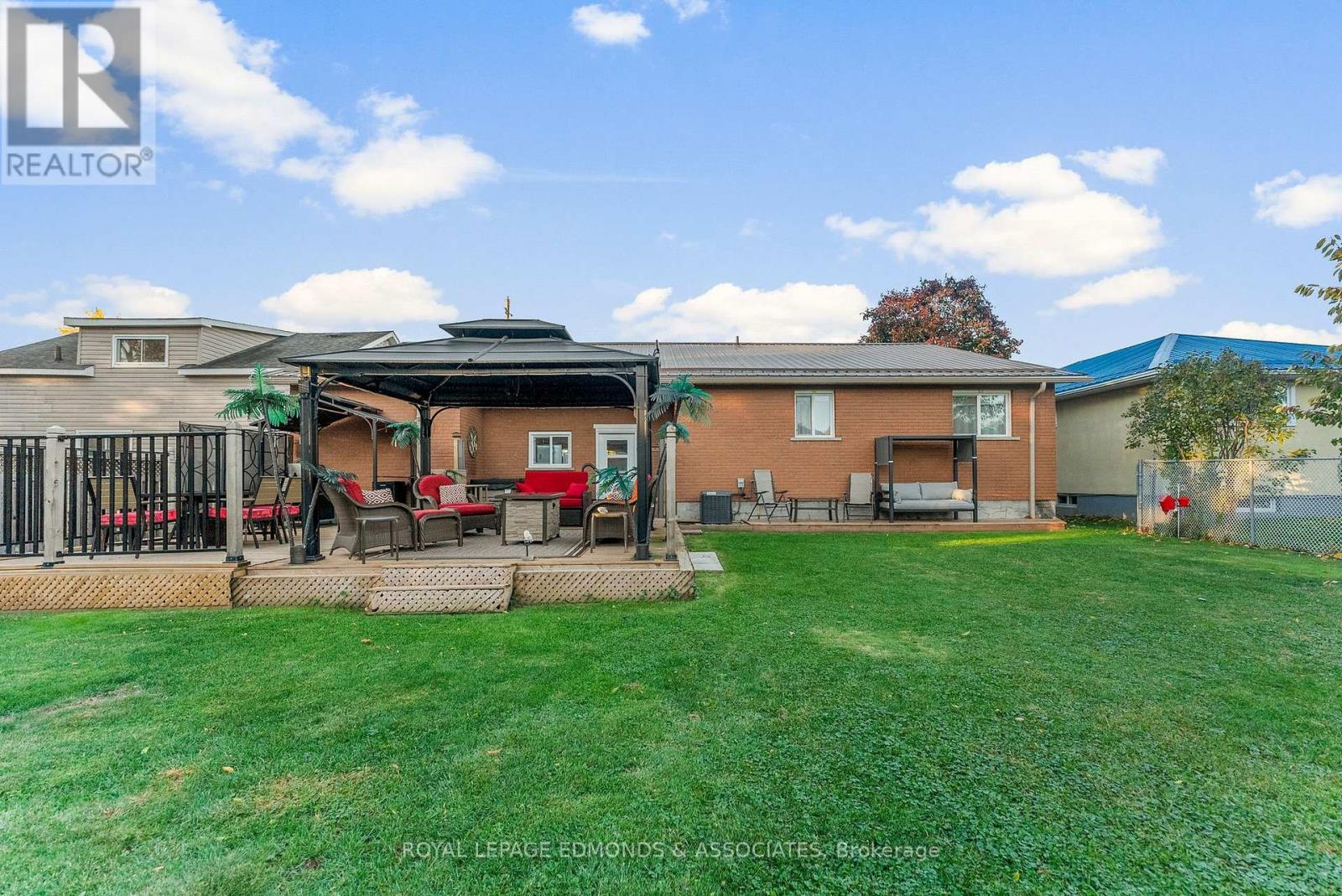 593 Roy Street W, Laurentian Valley, Ontario  K8A 6R6 - Photo 41 - X12500484