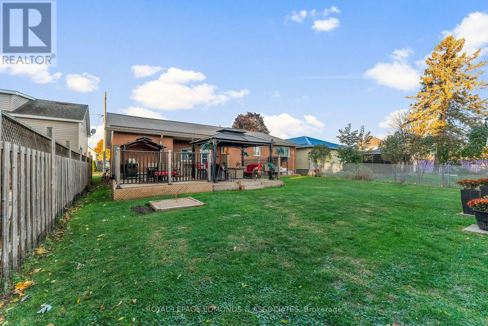 593 Roy Street W, Laurentian Valley, Ontario  K8A 6R6 - Photo 42 - X12500484