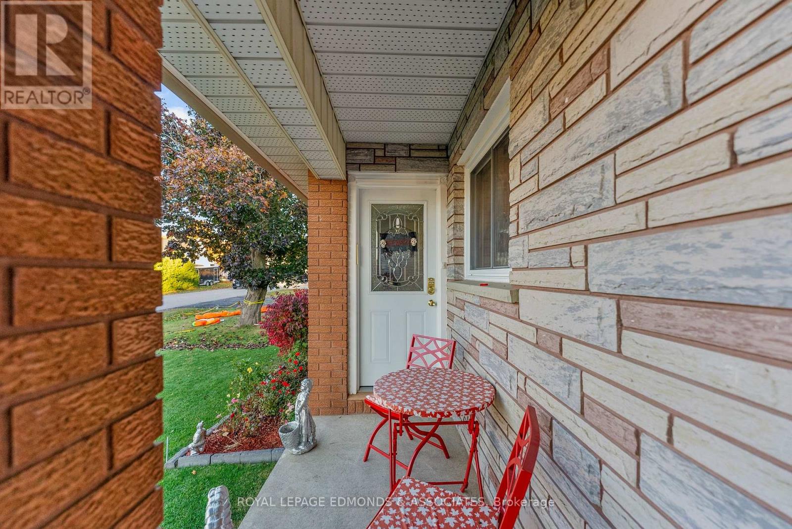 593 Roy Street W, Laurentian Valley, Ontario  K8A 6R6 - Photo 8 - X12500484