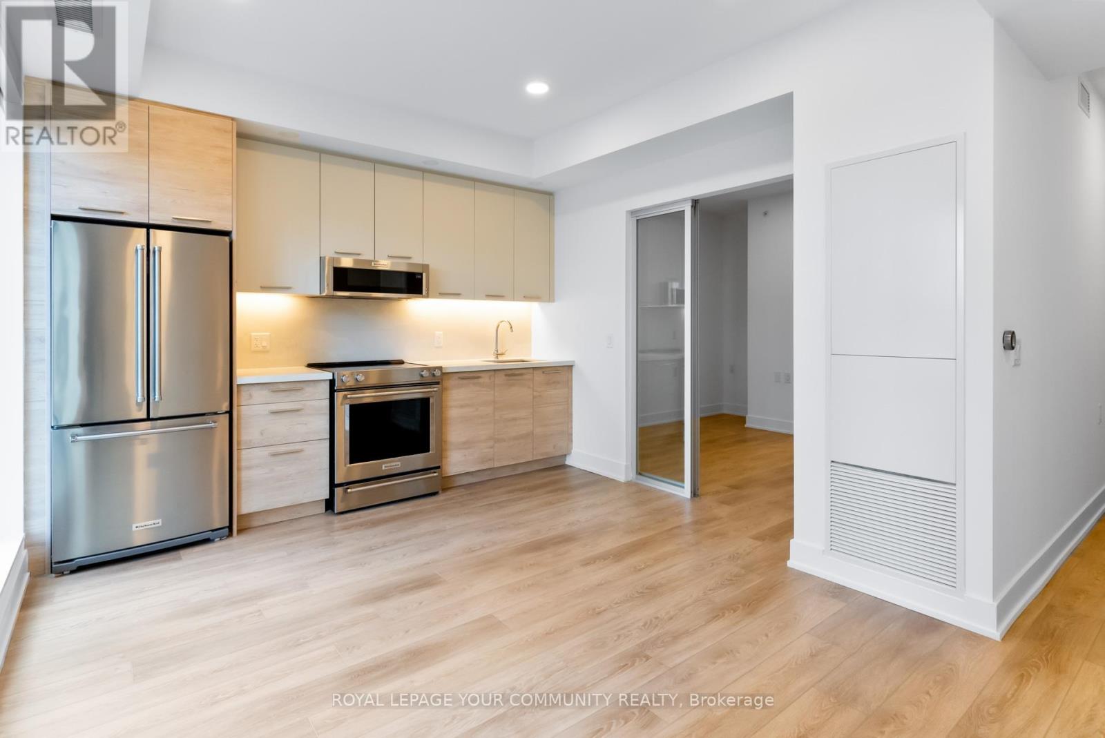 3310 - 200 Redpath Avenue, Toronto, Ontario  M4P 0E6 - Photo 2 - C12447089