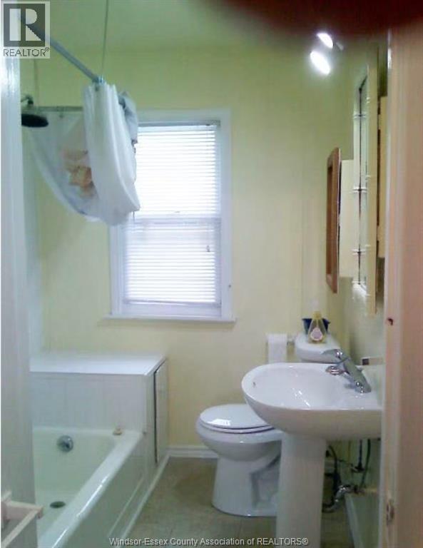 458 Partington, Windsor, Ontario  N9B 2N5 - Photo 12 - 25027741