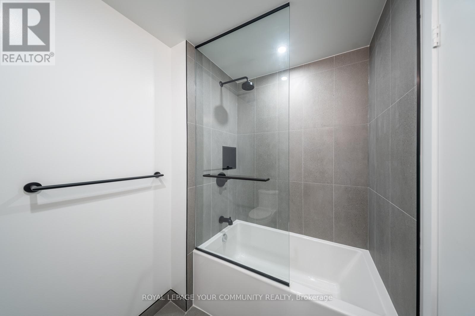 603 - 5 York Garden Way, Toronto, Ontario  M6A 2V1 - Photo 12 - W12360286