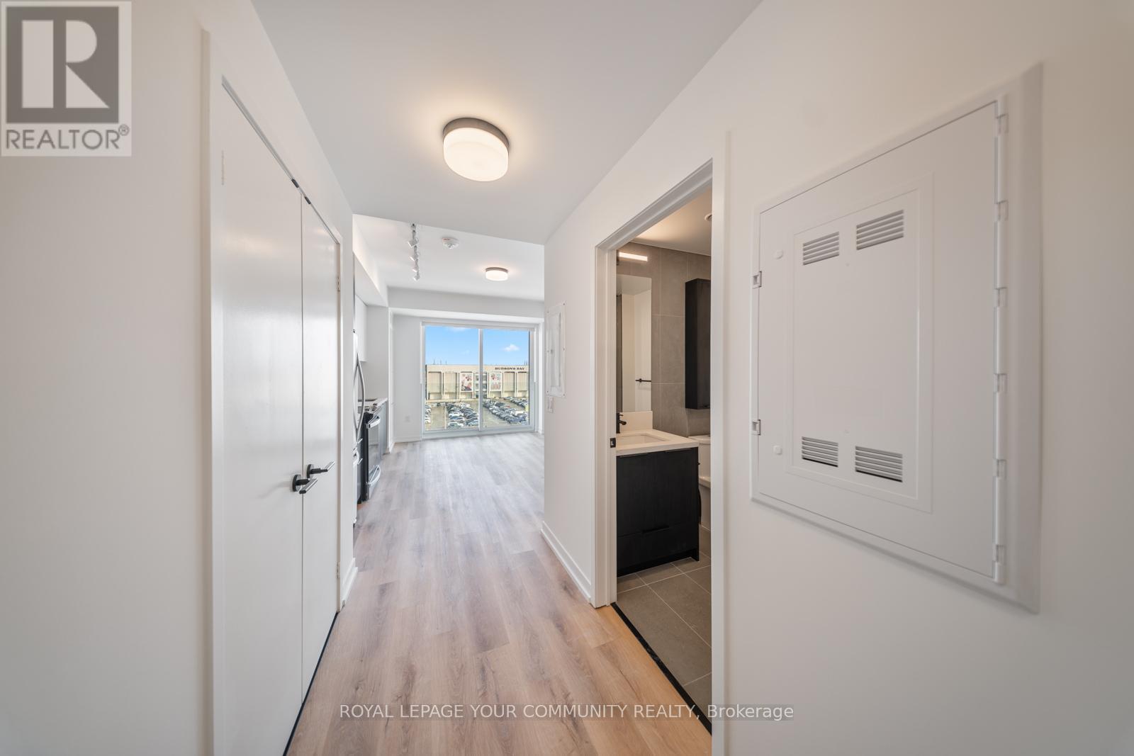 603 - 5 York Garden Way, Toronto, Ontario  M6A 2V1 - Photo 4 - W12360286