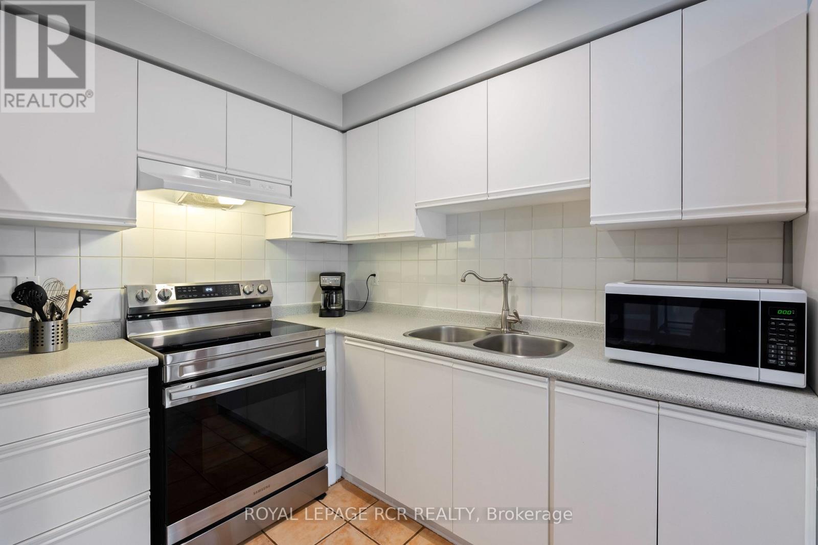 310 Shelburne Place, Shelburne, Ontario  L9V 3A9 - Photo 5 - X12497326