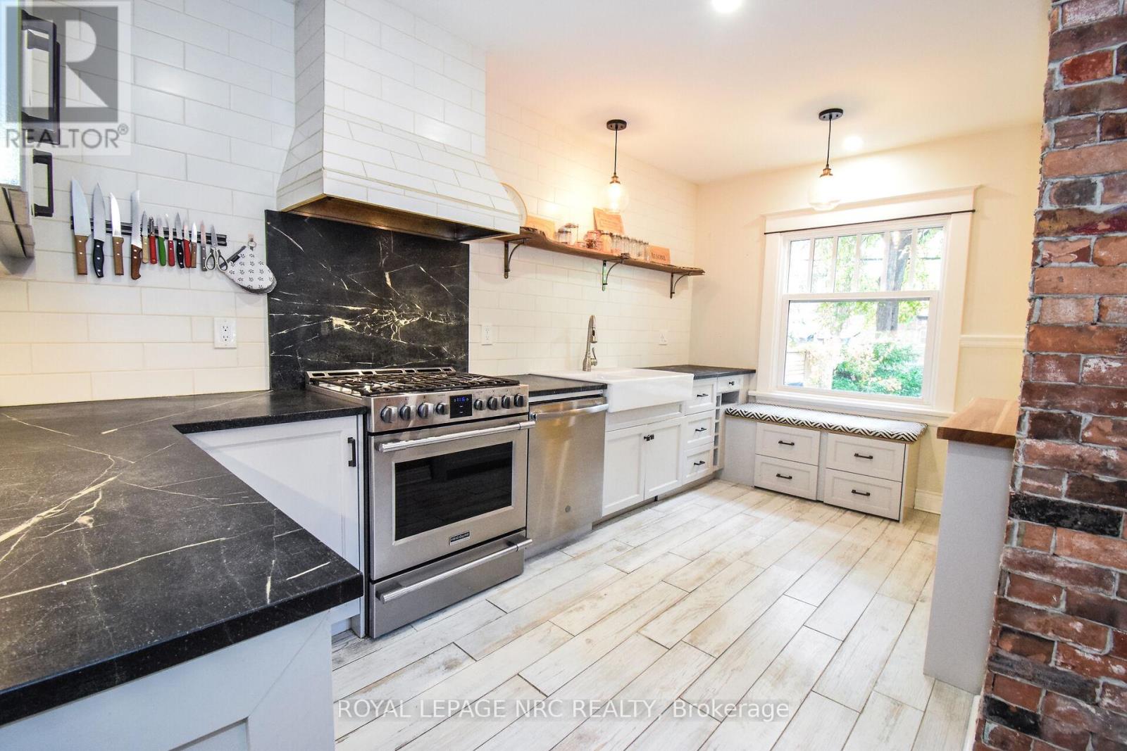 40 Louisa Street, St. Catharines, Ontario  L2R 2J6 - Photo 14 - X12500492