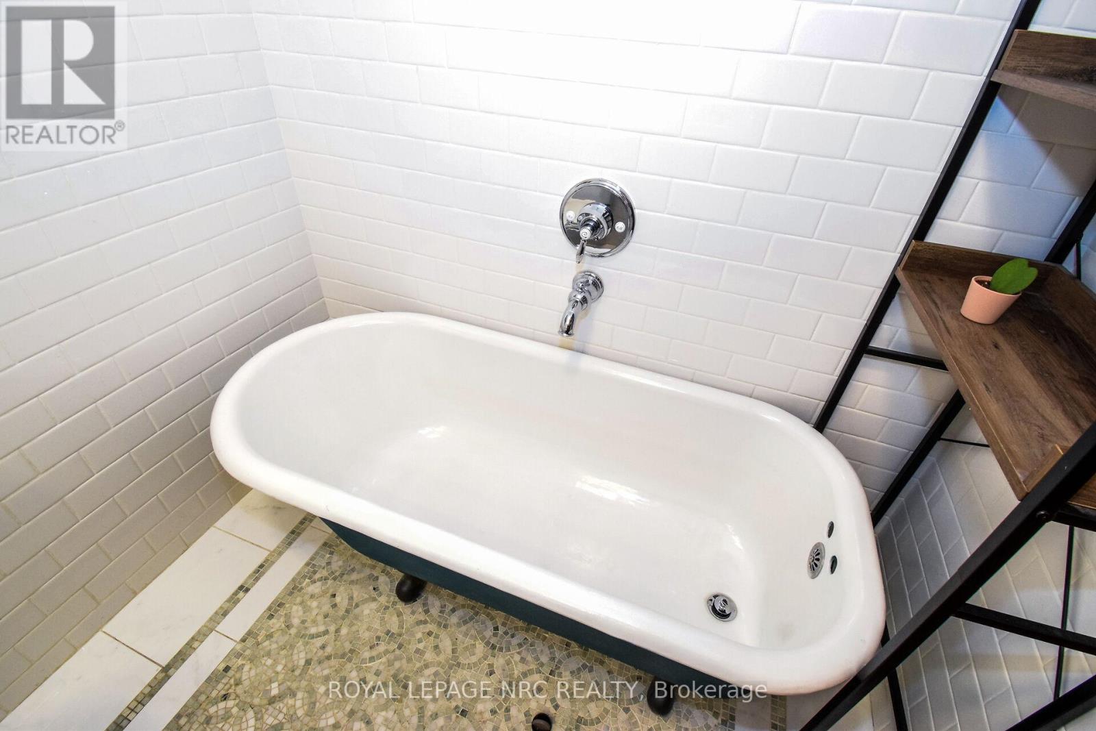 40 Louisa Street, St. Catharines, Ontario  L2R 2J6 - Photo 24 - X12500492