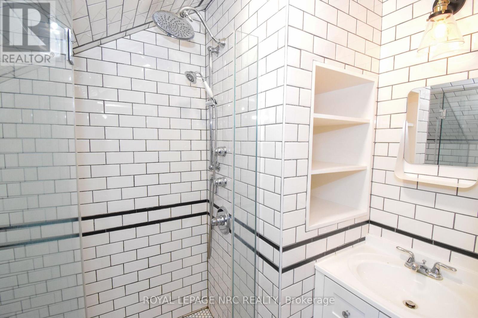 40 Louisa Street, St. Catharines, Ontario  L2R 2J6 - Photo 36 - X12500492