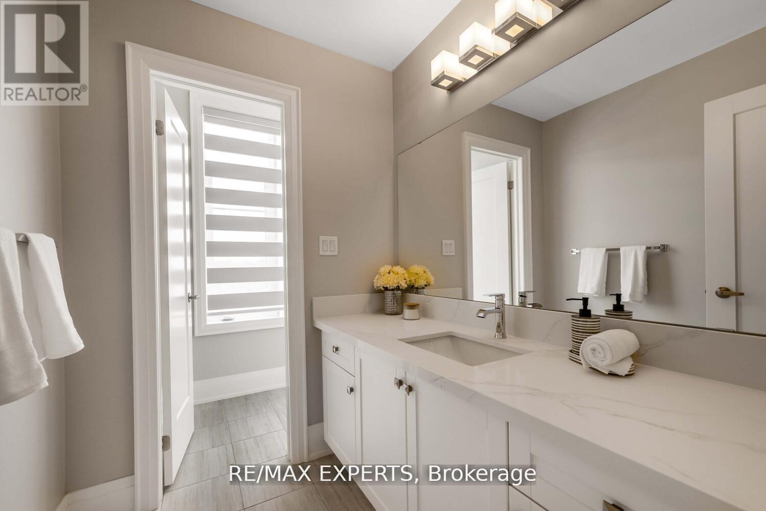 75 Bethpage Crescent, Newmarket, Ontario  L3X 1B8 - Photo 37 - N12488728