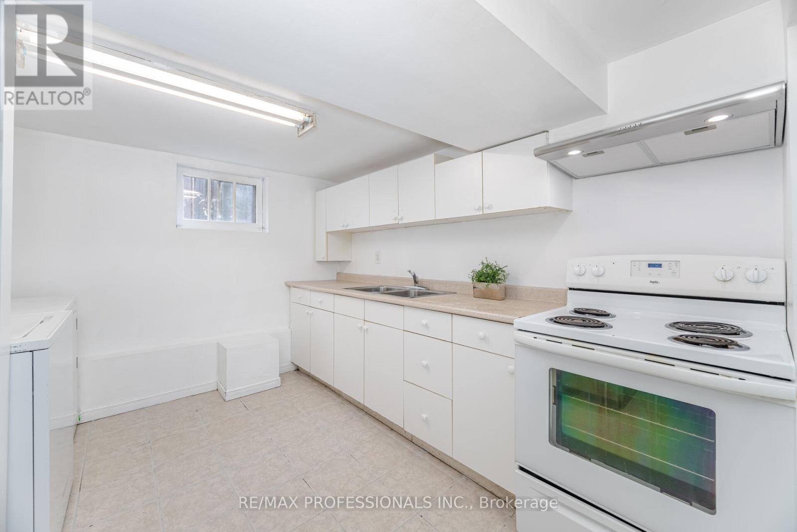 685 Kipling Avenue, Toronto, Ontario  M8Z 5G4 - Photo 29 - W12498932