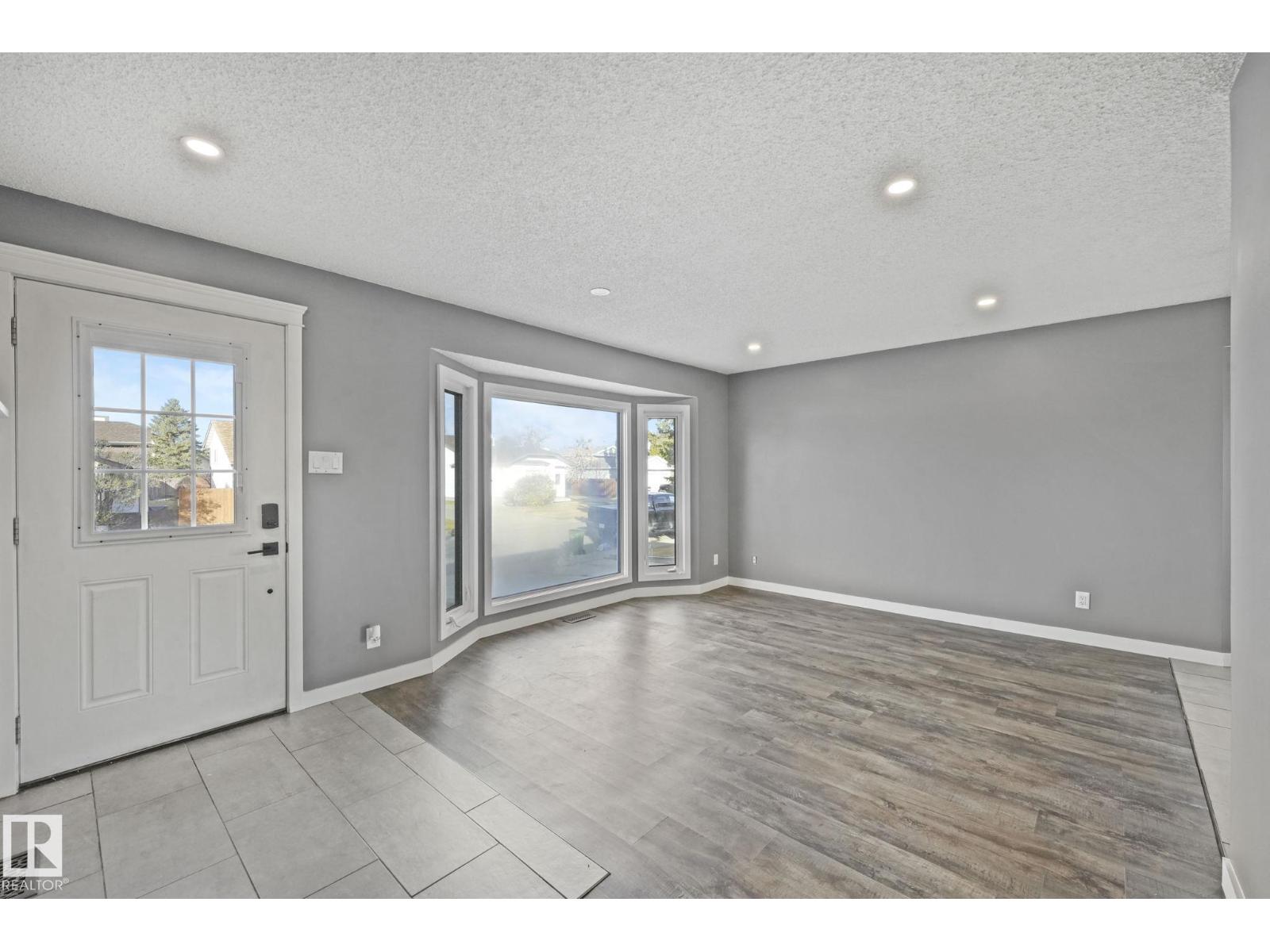 14515 29 St Nw, Edmonton, Alberta  T5Y 2E1 - Photo 4 - E4464439