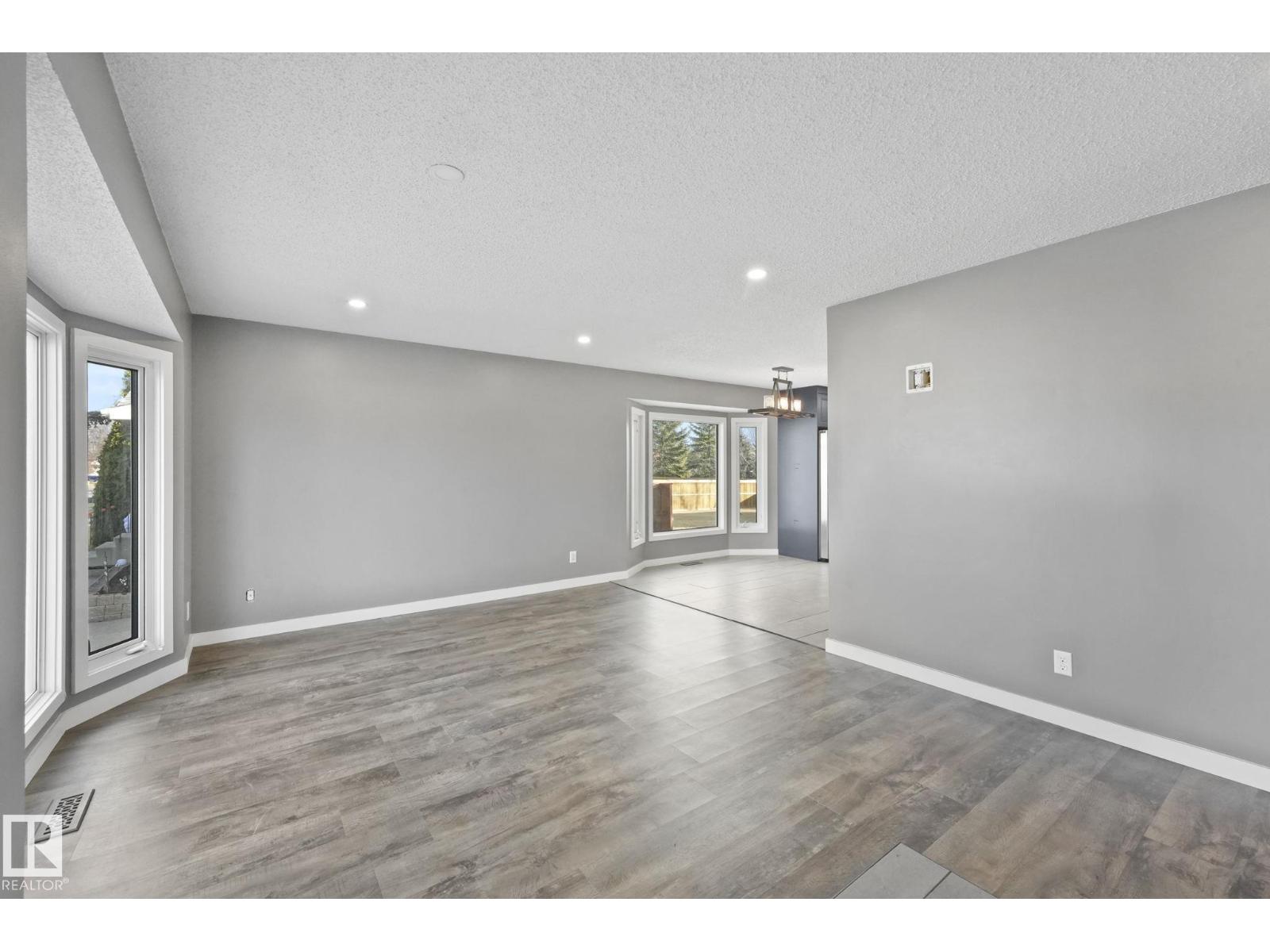 14515 29 St Nw, Edmonton, Alberta  T5Y 2E1 - Photo 5 - E4464439