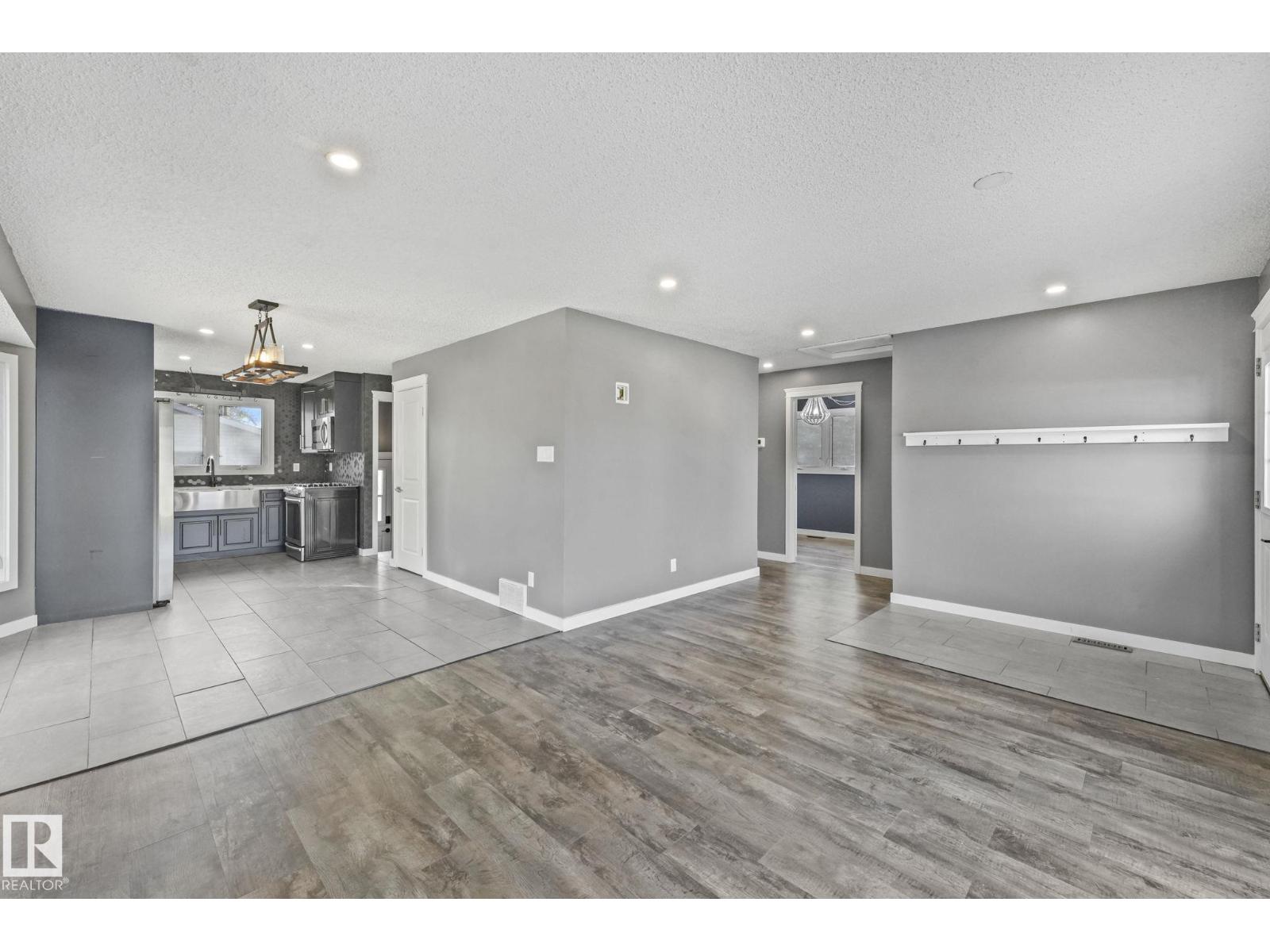 14515 29 St Nw, Edmonton, Alberta  T5Y 2E1 - Photo 6 - E4464439