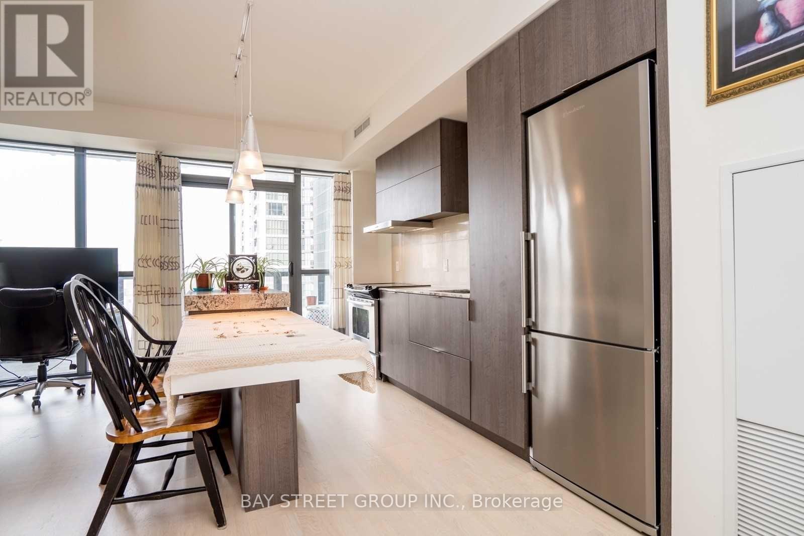 1709 - 101 Charles Street E, Toronto, Ontario  M4Y 1V2 - Photo 2 - C12500494