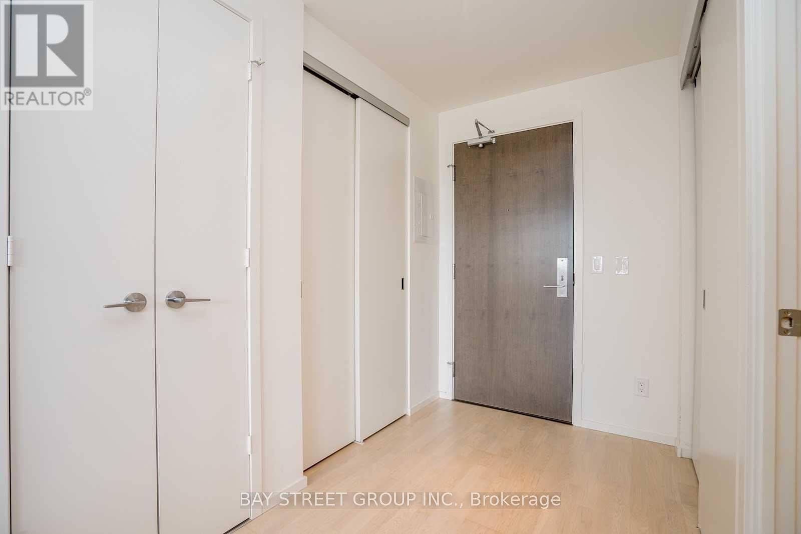 1709 - 101 Charles Street E, Toronto, Ontario  M4Y 1V2 - Photo 3 - C12500494