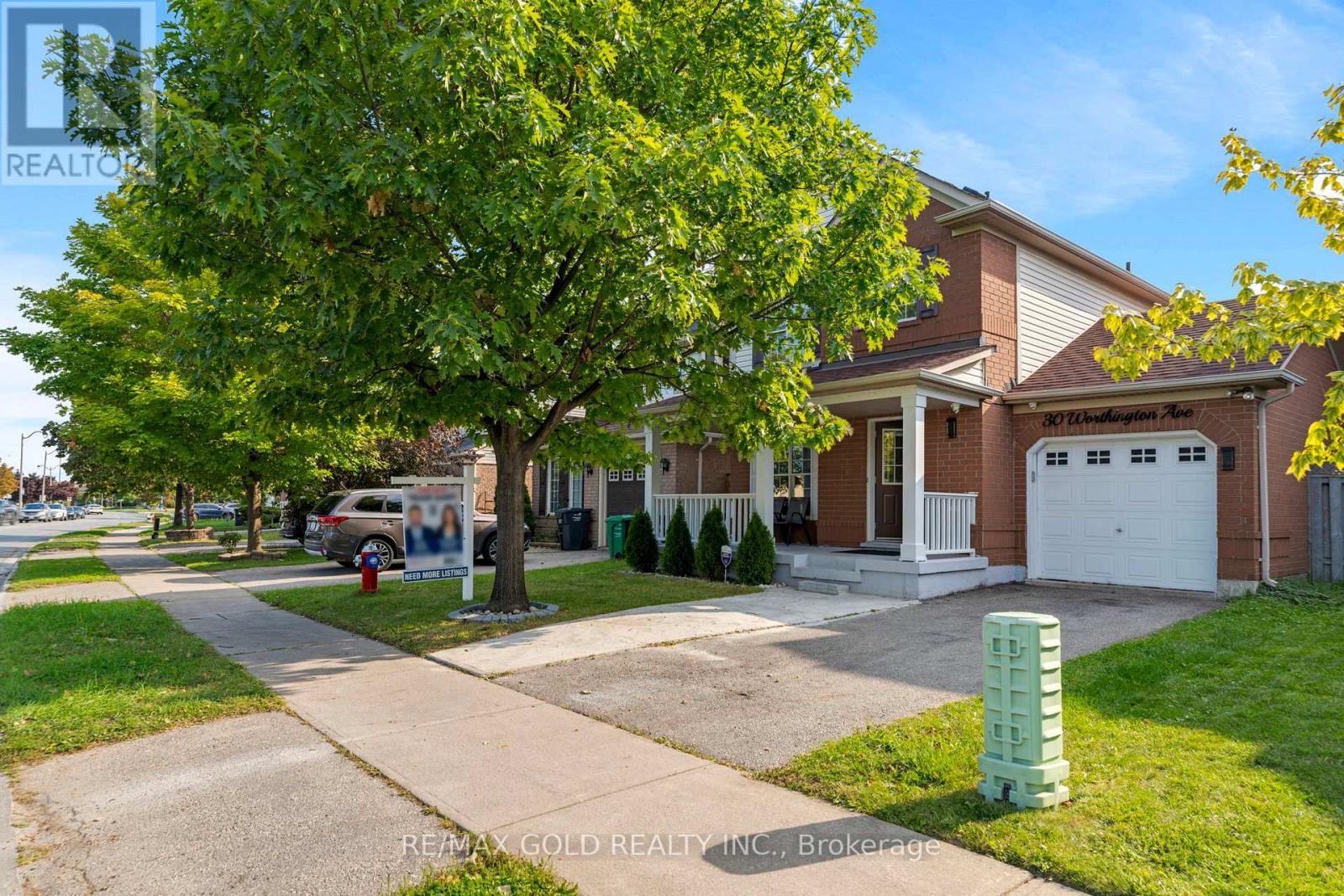 30 WORTHINGTON AVENUE, Brampton, Ontario