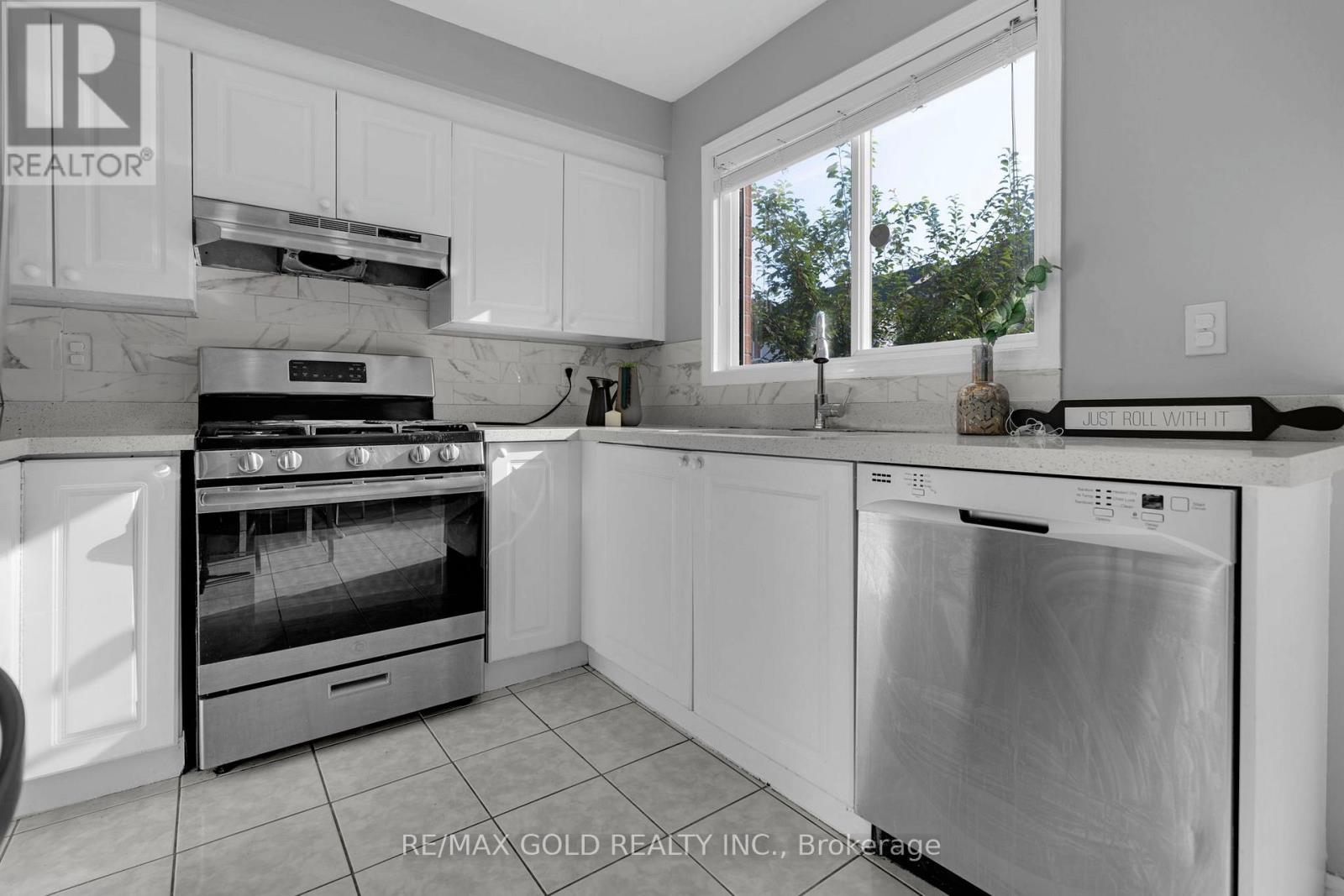 30 Worthington Avenue, Brampton, Ontario  L7A 1M9 - Photo 15 - W12499960