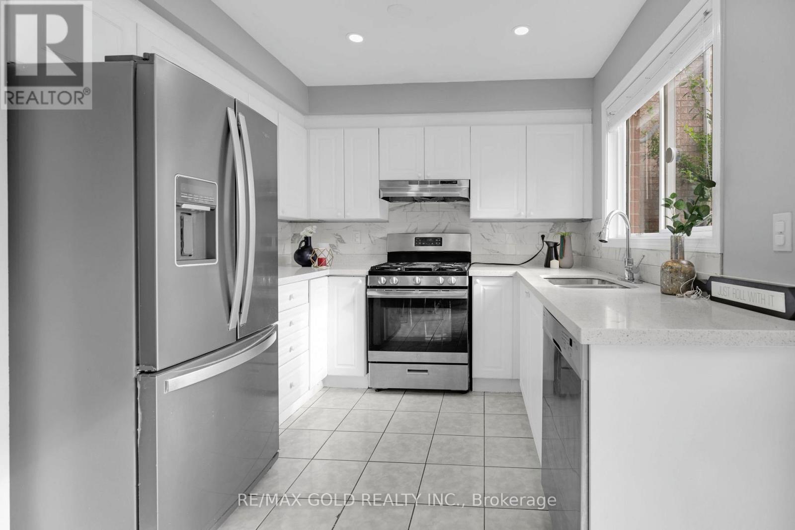 30 Worthington Avenue, Brampton, Ontario  L7A 1M9 - Photo 13 - W12499960