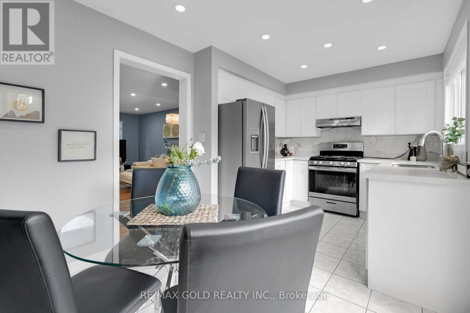 30 Worthington Avenue, Brampton, Ontario  L7A 1M9 - Photo 12 - W12499960