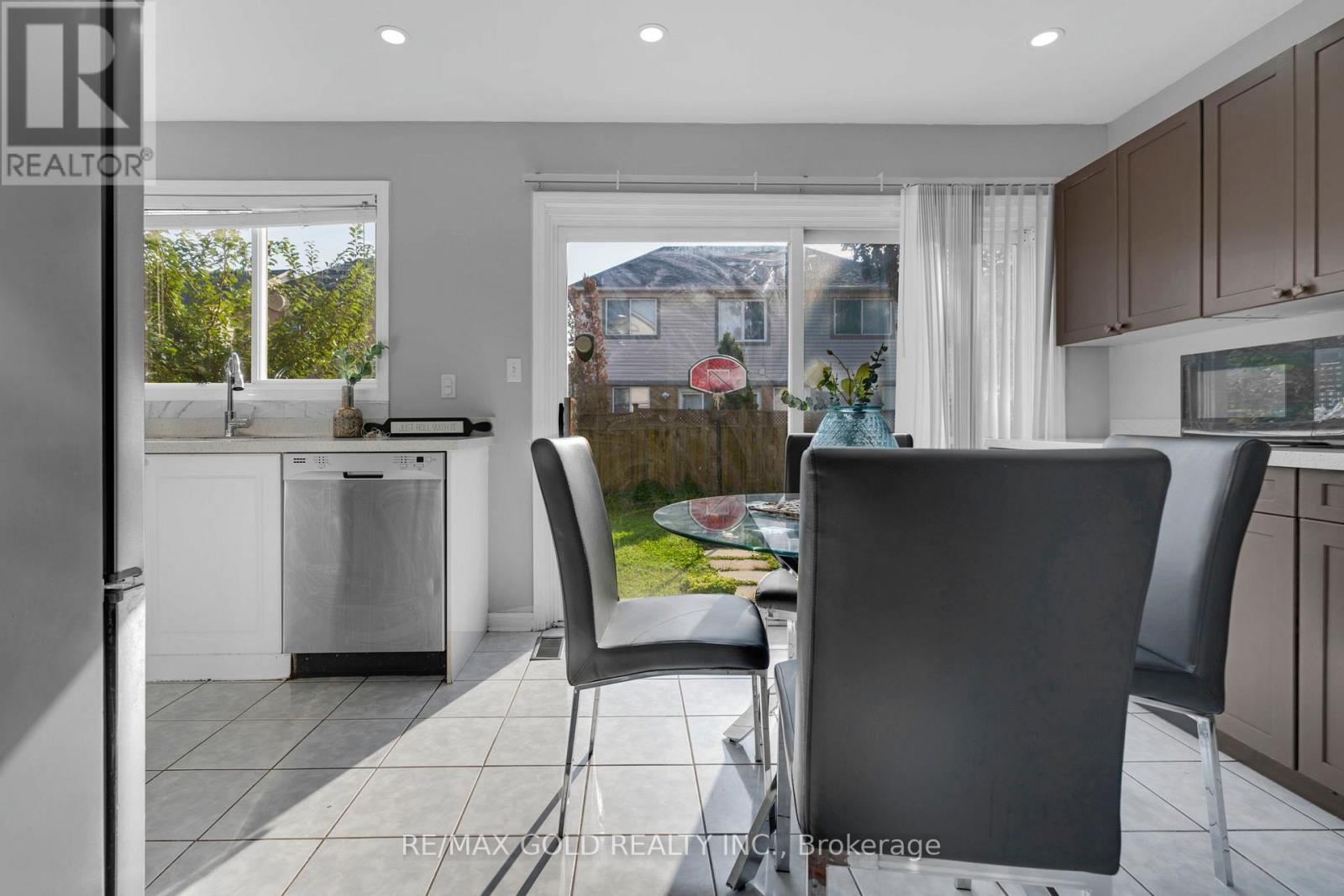 30 Worthington Avenue, Brampton, Ontario  L7A 1M9 - Photo 16 - W12499960