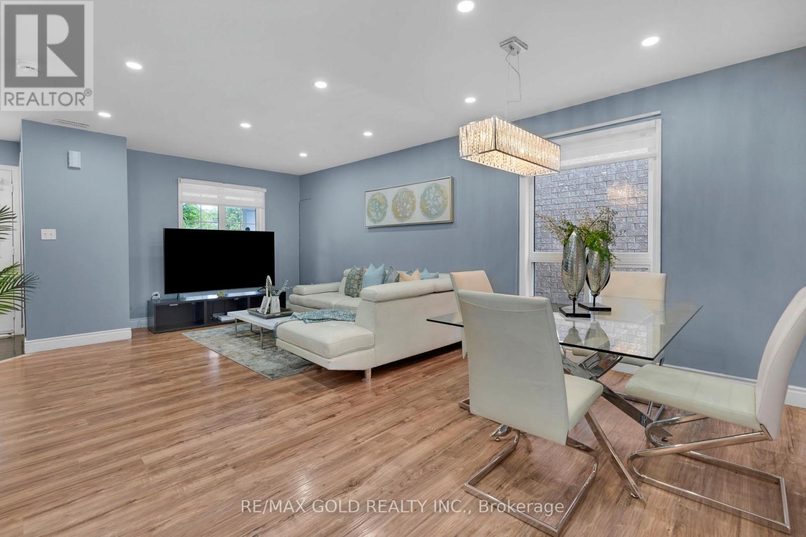 30 Worthington Avenue, Brampton, Ontario  L7A 1M9 - Photo 9 - W12499960