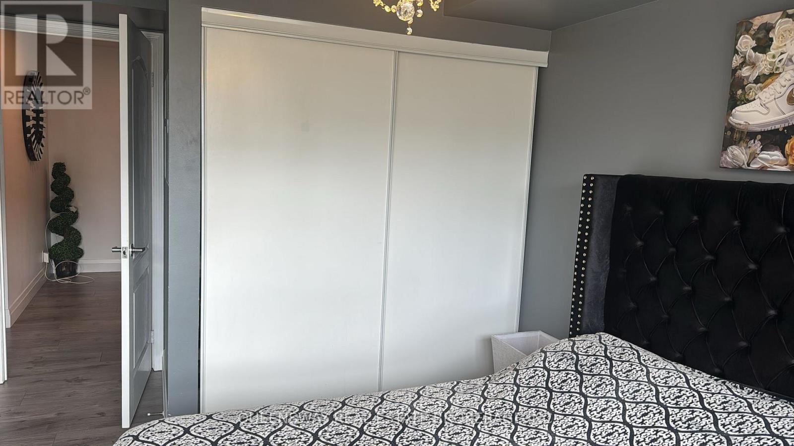 2108 - 1 Elm Drive, Mississauga, Ontario  L5B 4M1 - Photo 8 - W12500498