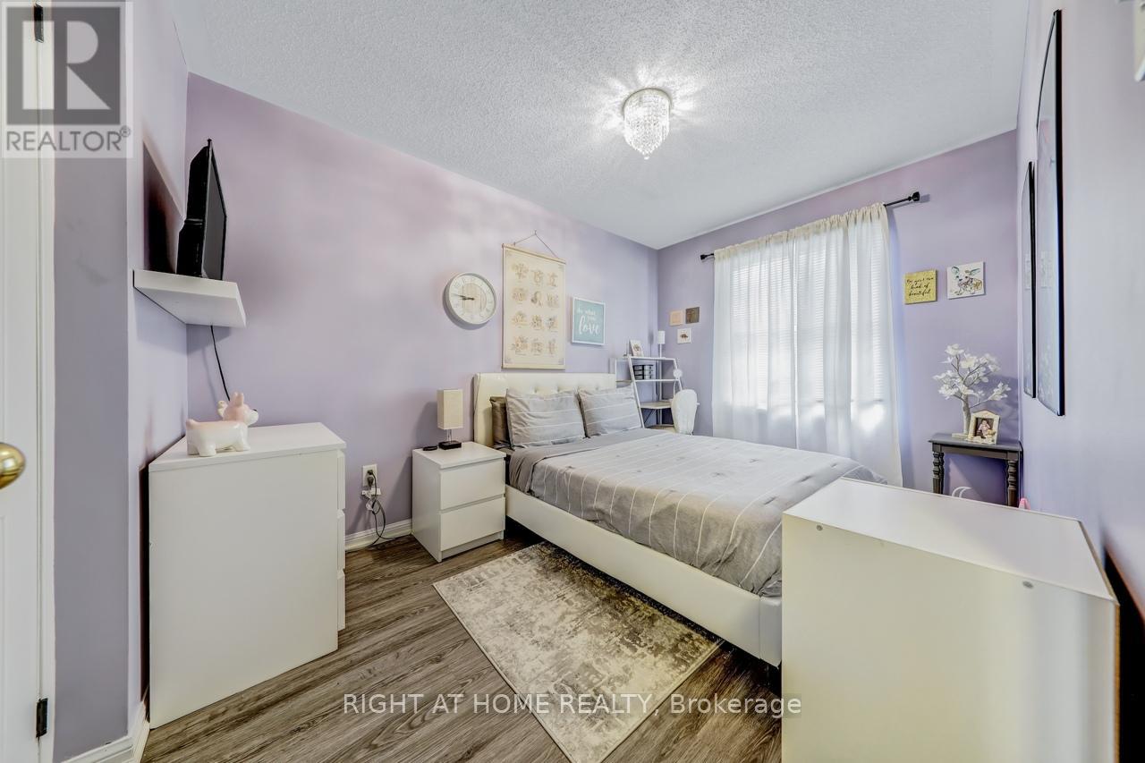 23 Seed House Lane W, Halton Hills, Ontario  L7G 6K3 - Photo 12 - W12500500