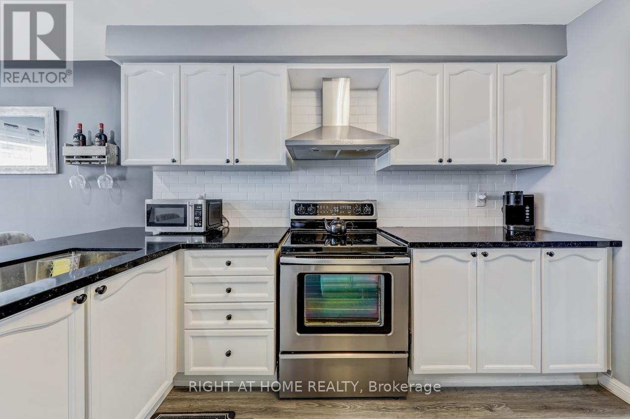 23 Seed House Lane W, Halton Hills, Ontario  L7G 6K3 - Photo 3 - W12500500