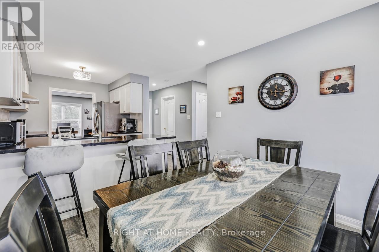 23 Seed House Lane W, Halton Hills, Ontario  L7G 6K3 - Photo 6 - W12500500