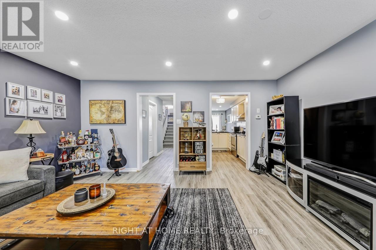 23 Seed House Lane W, Halton Hills, Ontario  L7G 6K3 - Photo 7 - W12500500