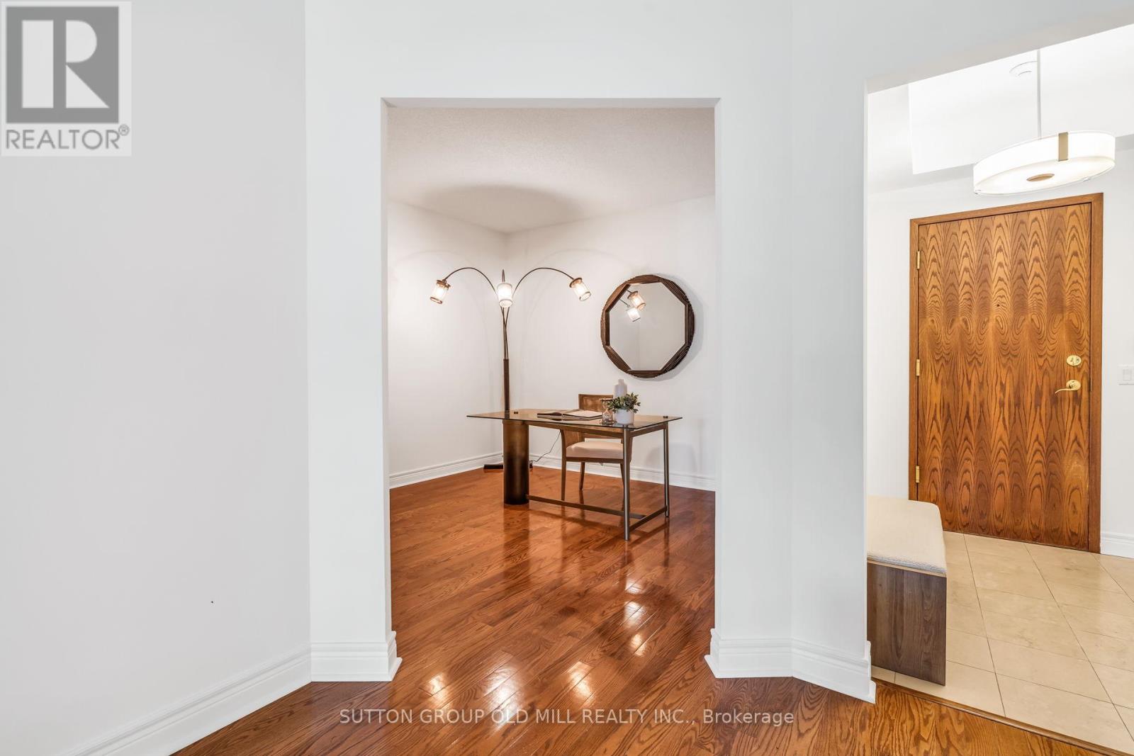 206 - 10 Old Mill Trail, Toronto (Kingsway South), Ontario  M8X 2Y9 - Photo 12 - W12500508