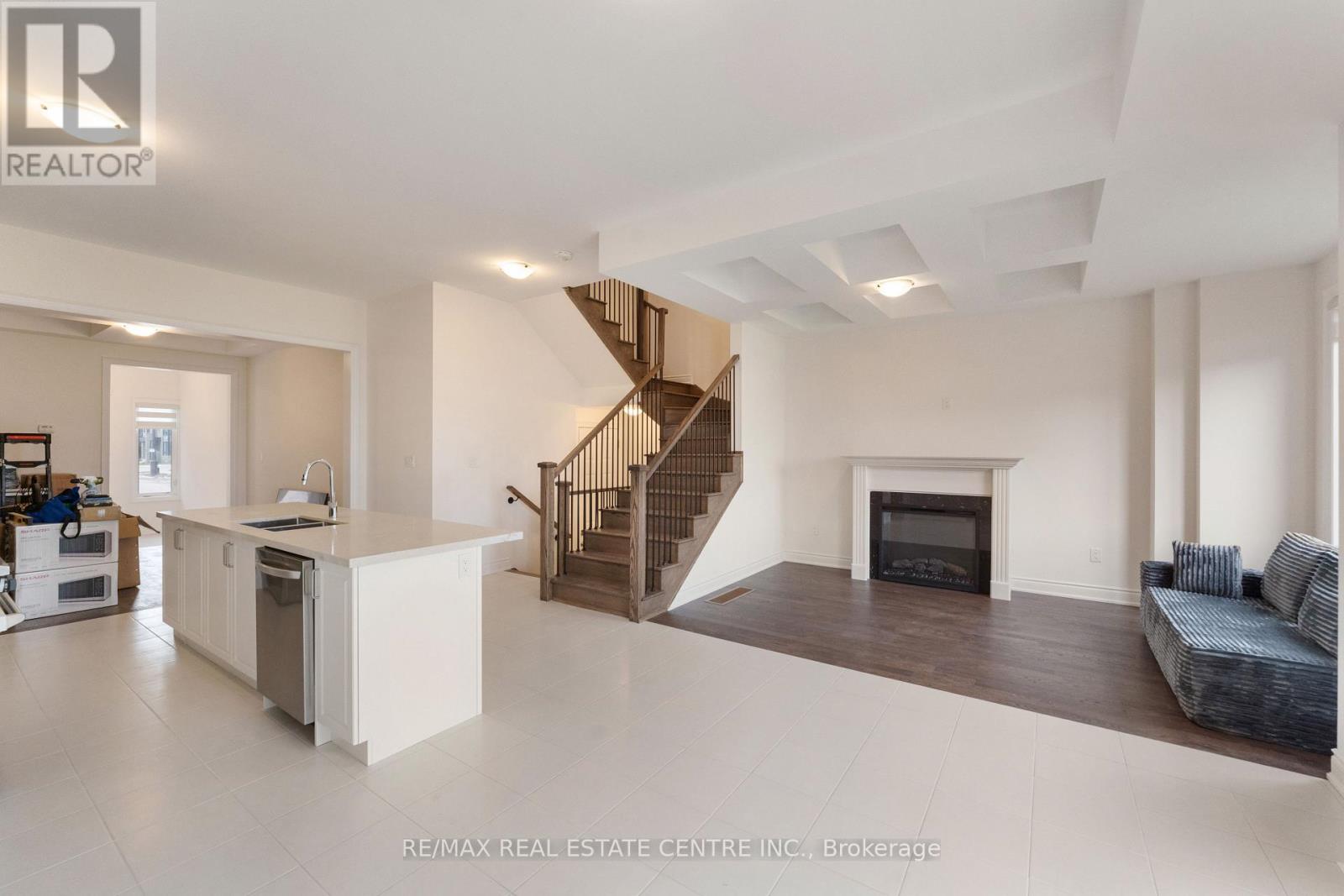 3077 Perkins Way, Oakville, Ontario  L6H 7G1 - Photo 10 - W12500510