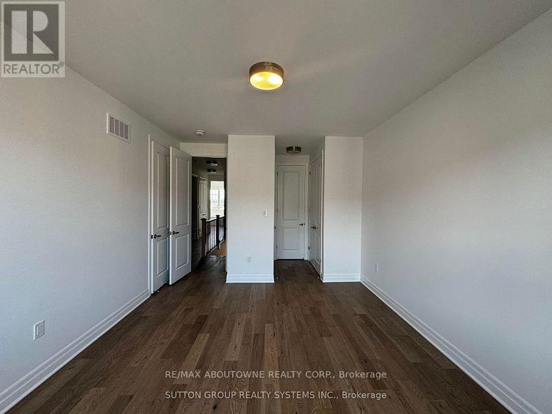 1232 Wheat Boom Drive, Oakville, Ontario  L6H 7Y3 - Photo 10 - W12500514