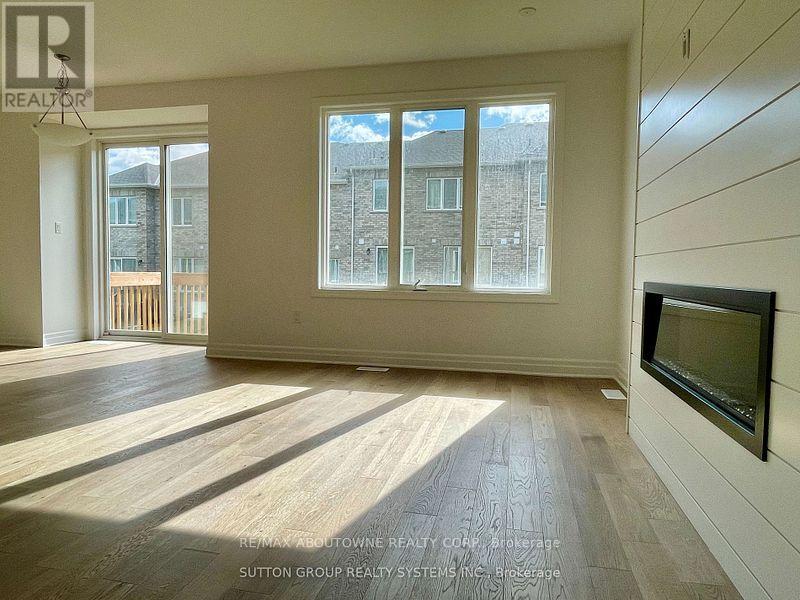 1232 Wheat Boom Drive, Oakville, Ontario  L6H 7Y3 - Photo 6 - W12500514