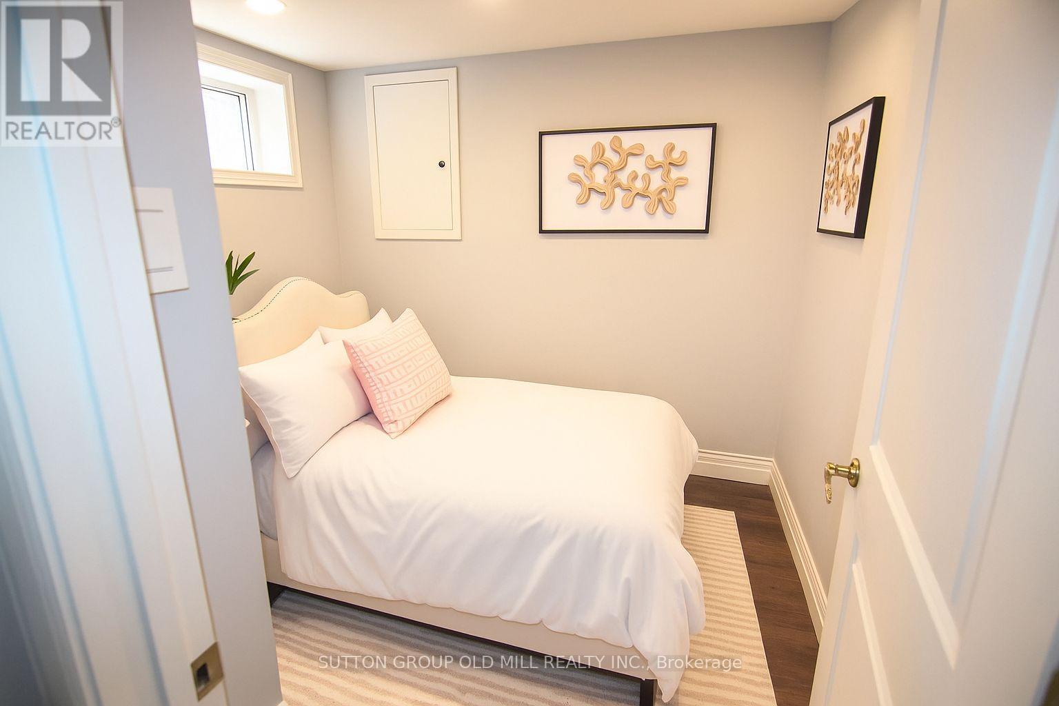 39 Risdon Court, Toronto, Ontario  M9C 4E6 - Photo 11 - W12500520