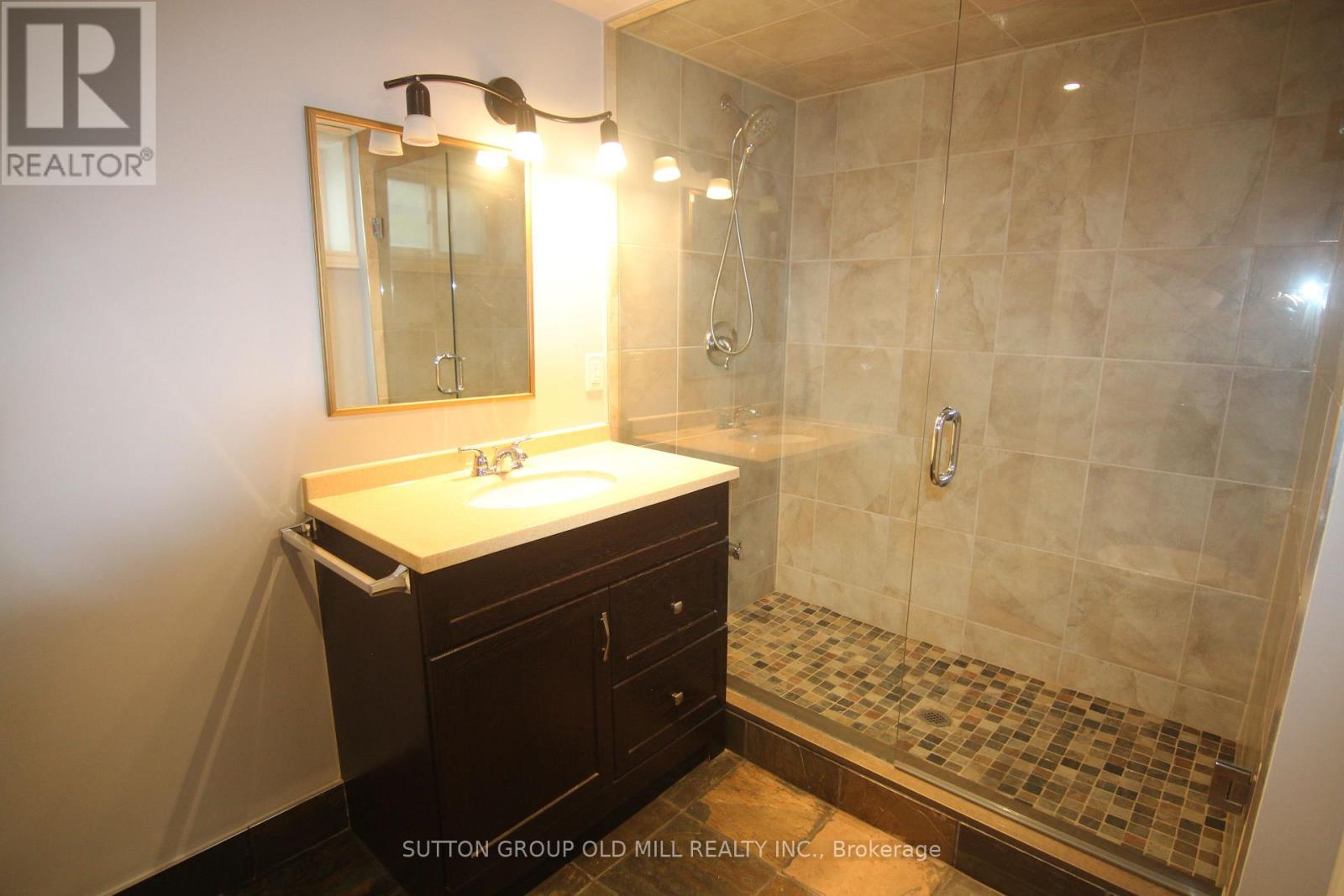 39 Risdon Court, Toronto, Ontario  M9C 4E6 - Photo 18 - W12500520