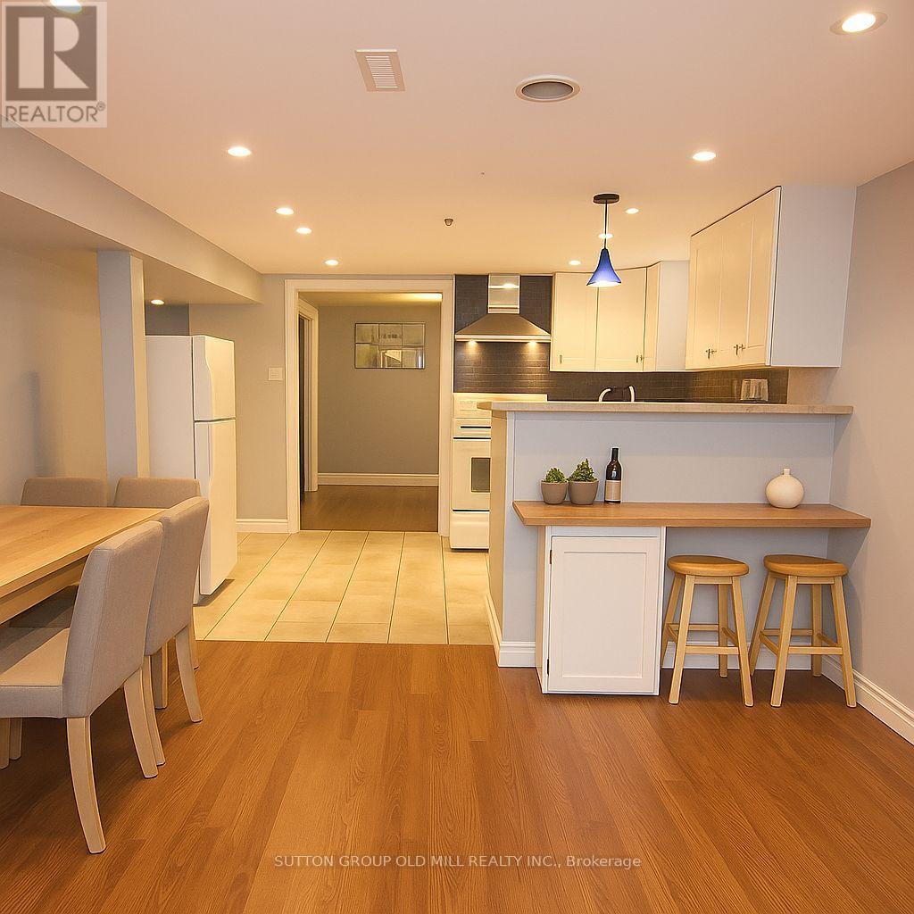 39 Risdon Court, Toronto, Ontario  M9C 4E6 - Photo 2 - W12500520