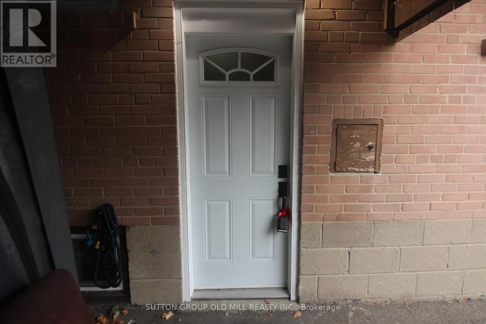 39 Risdon Court, Toronto, Ontario  M9C 4E6 - Photo 21 - W12500520