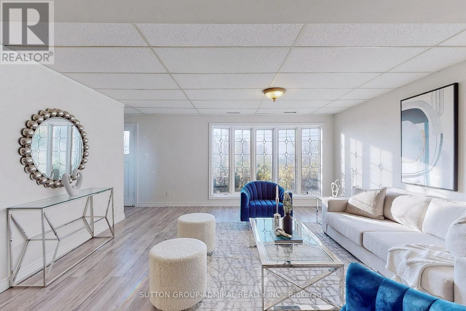 Main - 2238 4th Line, Innisfil (Alcona), Ontario  L0L 1K0 - Photo 3 - N12473532